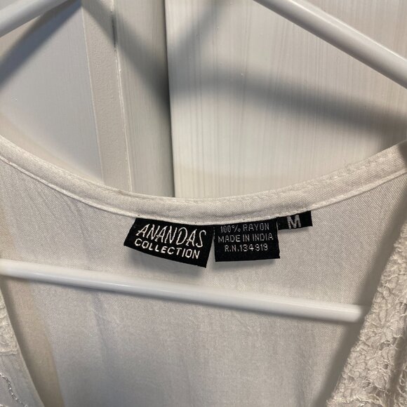 White Lace/Embroidered Summer Dress - Picture 4 of 6